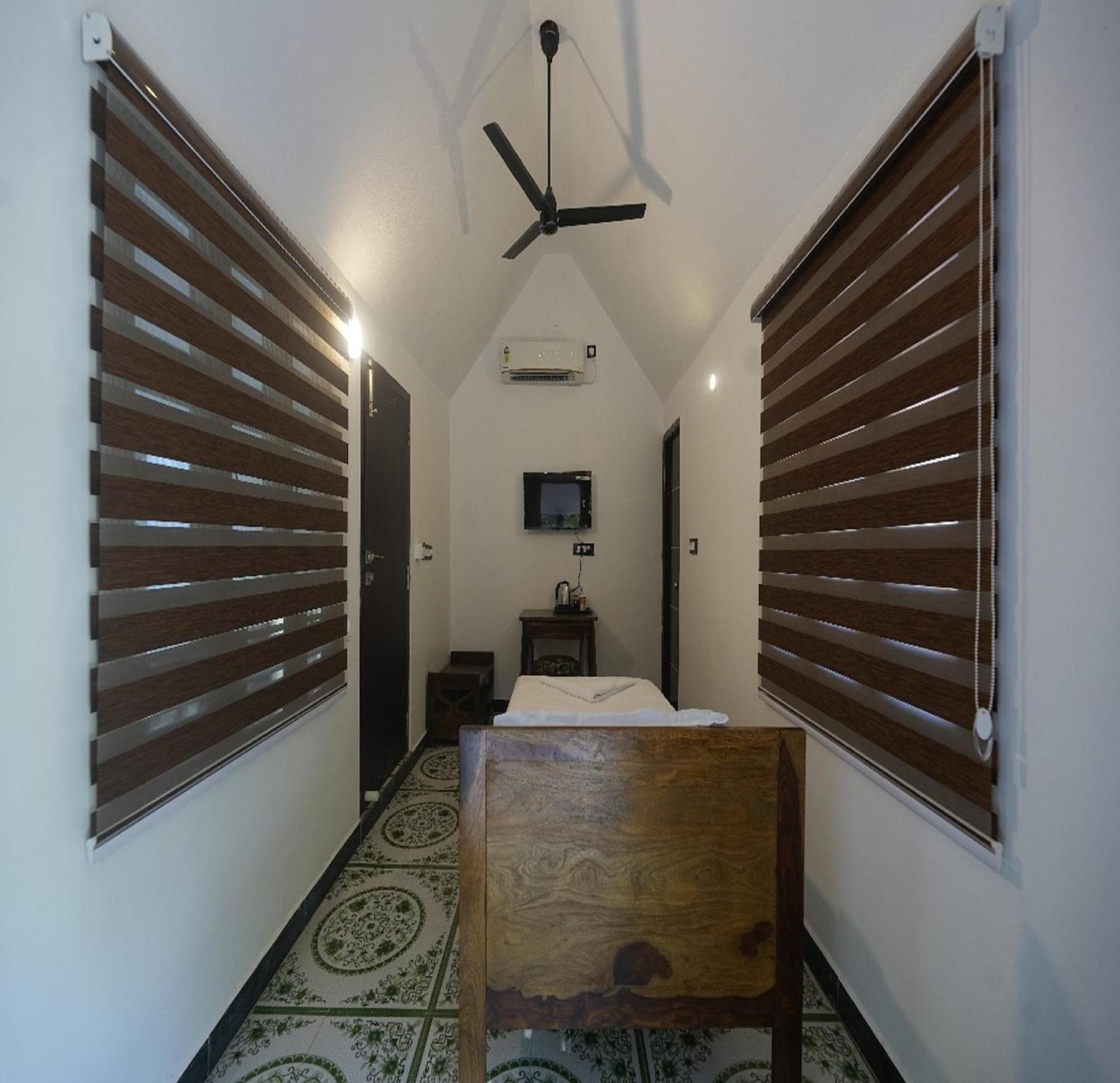 Courtyard Castle Heritage Resort Pondicherry Exterior foto