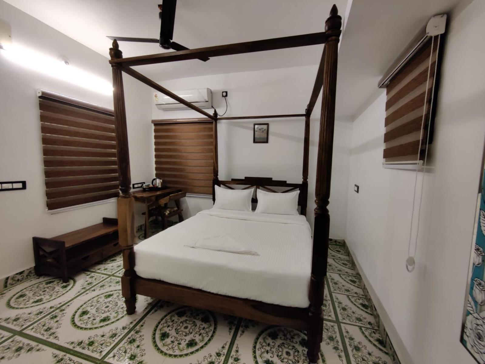 Courtyard Castle Heritage Resort Pondicherry Exterior foto